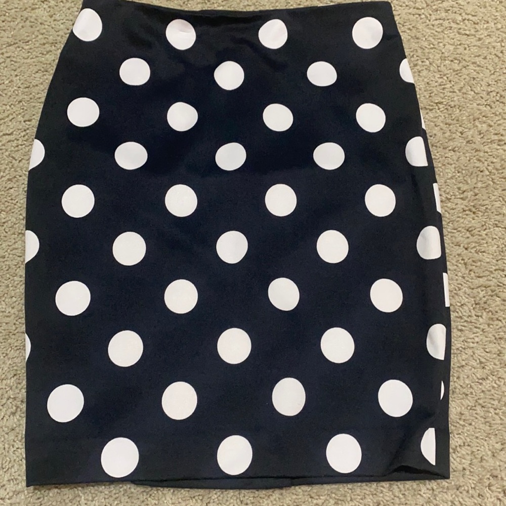 THE LIMITED WOMENS SIZE 6 POLKA DOT SKIRT FLAWLESS NONSMOKING HOME AND PET FREE